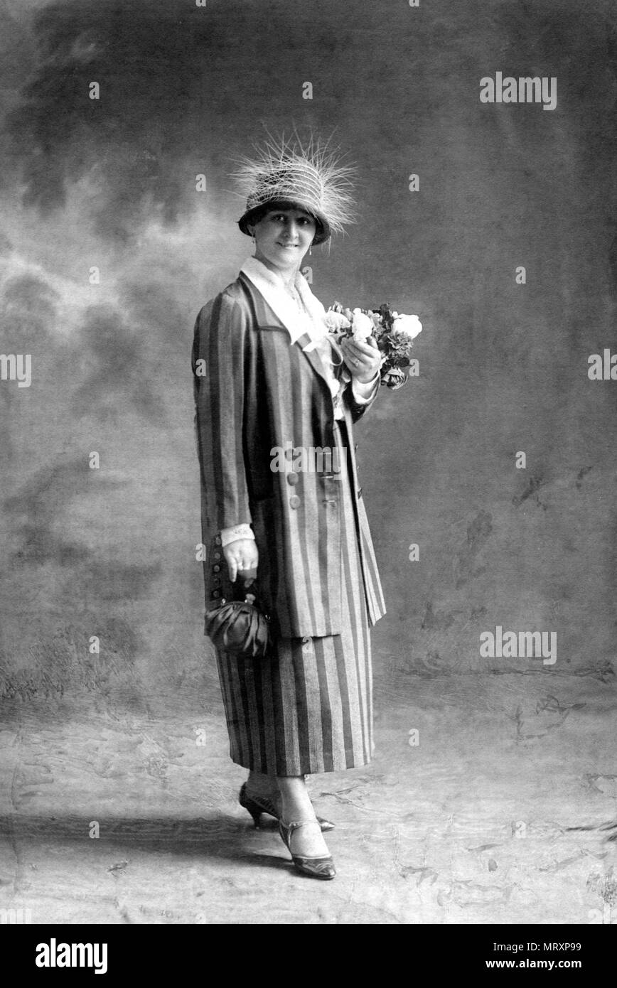 1920s feather hat