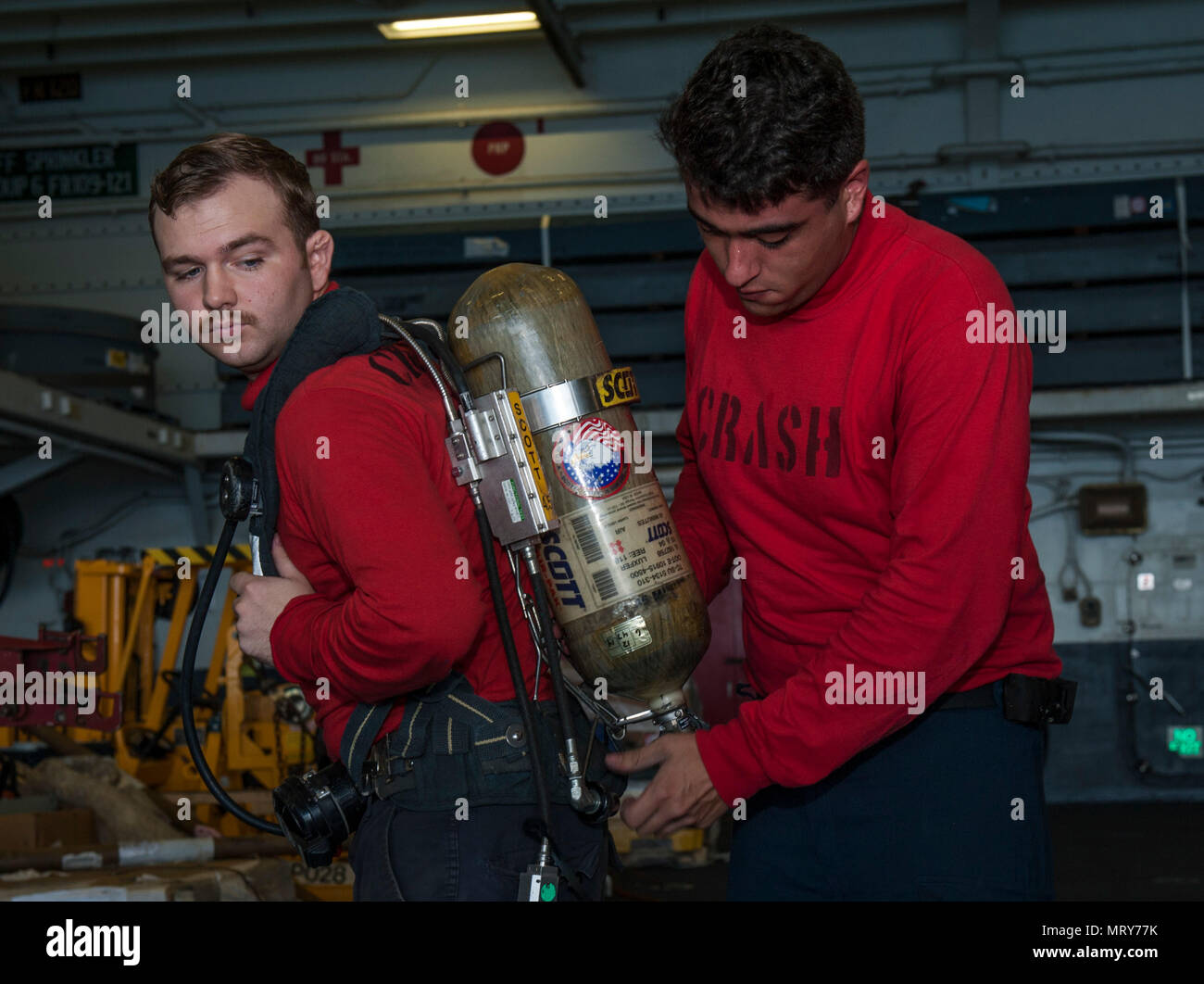 170712NBD308095 ATLANTIC OCEAN (July 12, 2017) Aviation Boatwain's