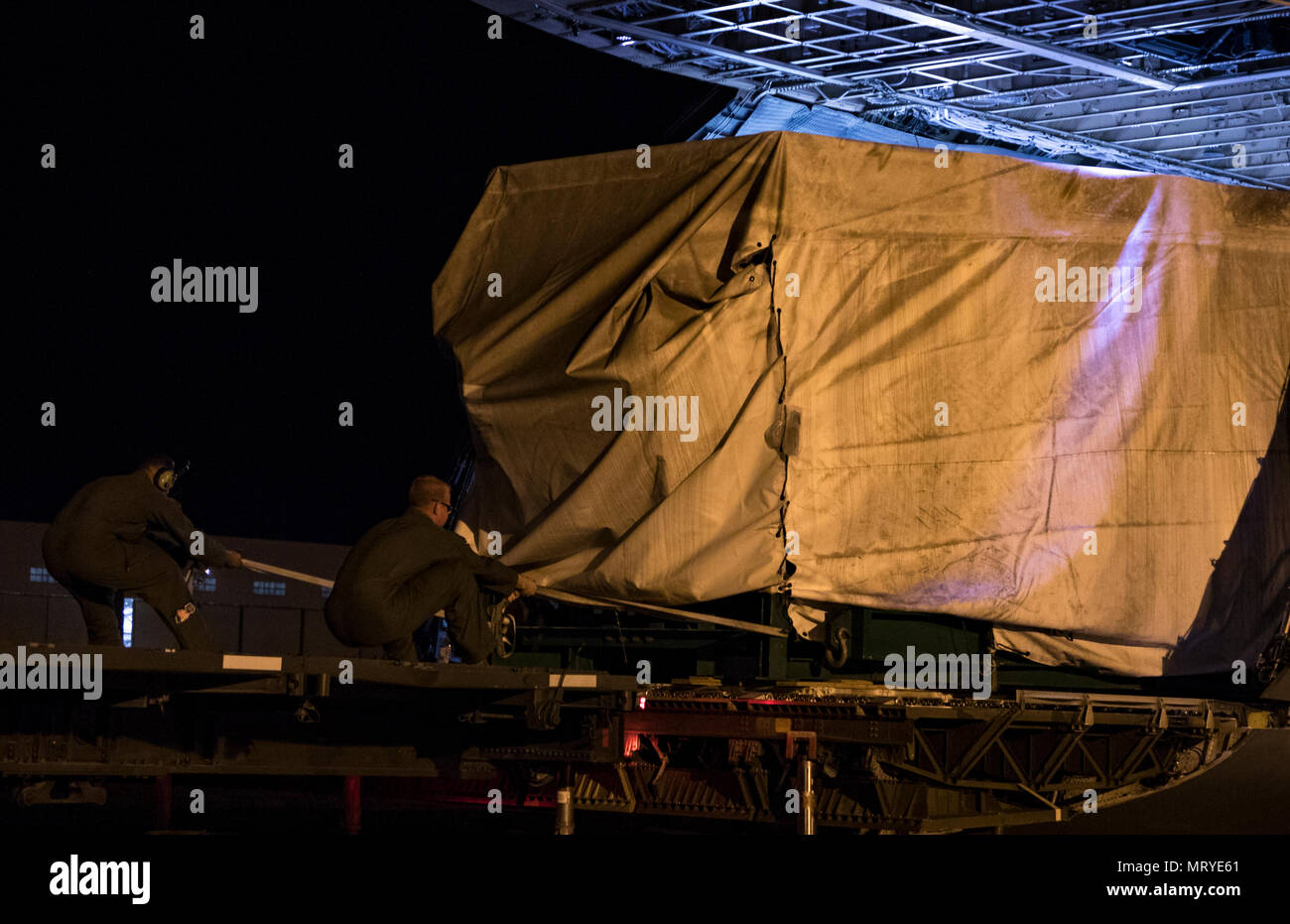 Air cargo nose loader hi-res stock photography and images - Alamy