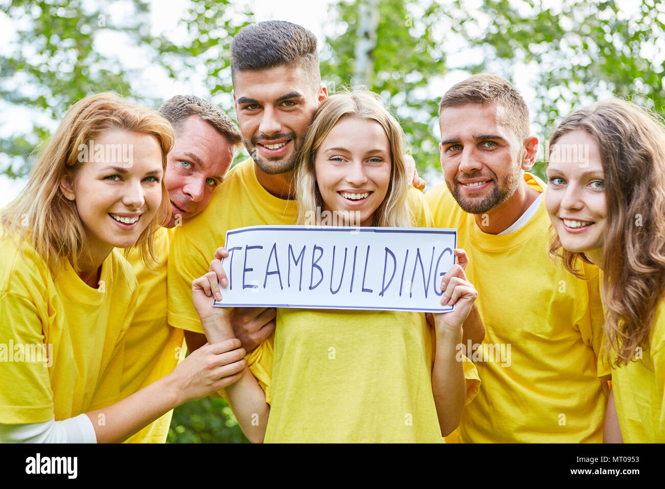 Team building teamwork hi-res stock photography and images - Alamy