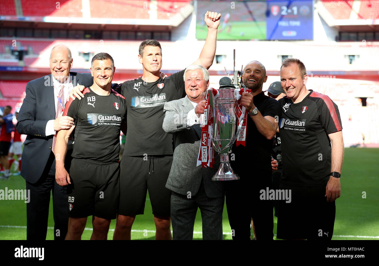 Rotherham united first team development coach hi-res stock photography ...