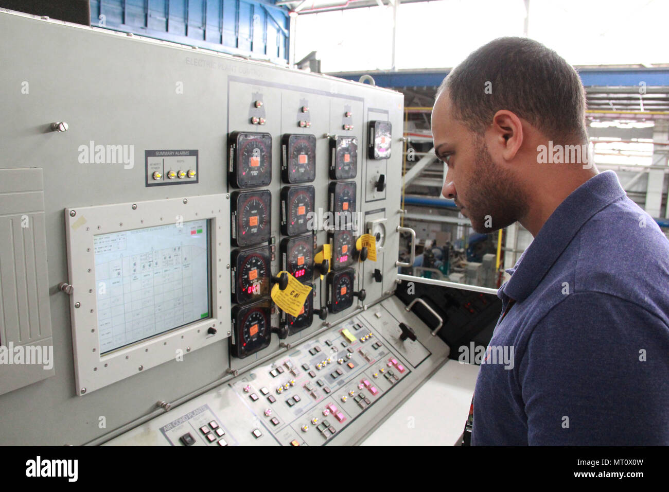 Gonzalez, an electrical engineer with Naval Surface Warfare Center (NSWC) Philadelphia