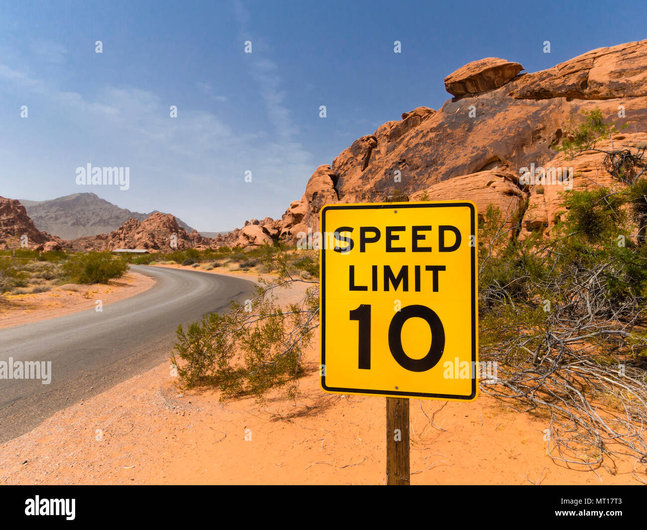 Travel speed limit hires stock photography and images Alamy