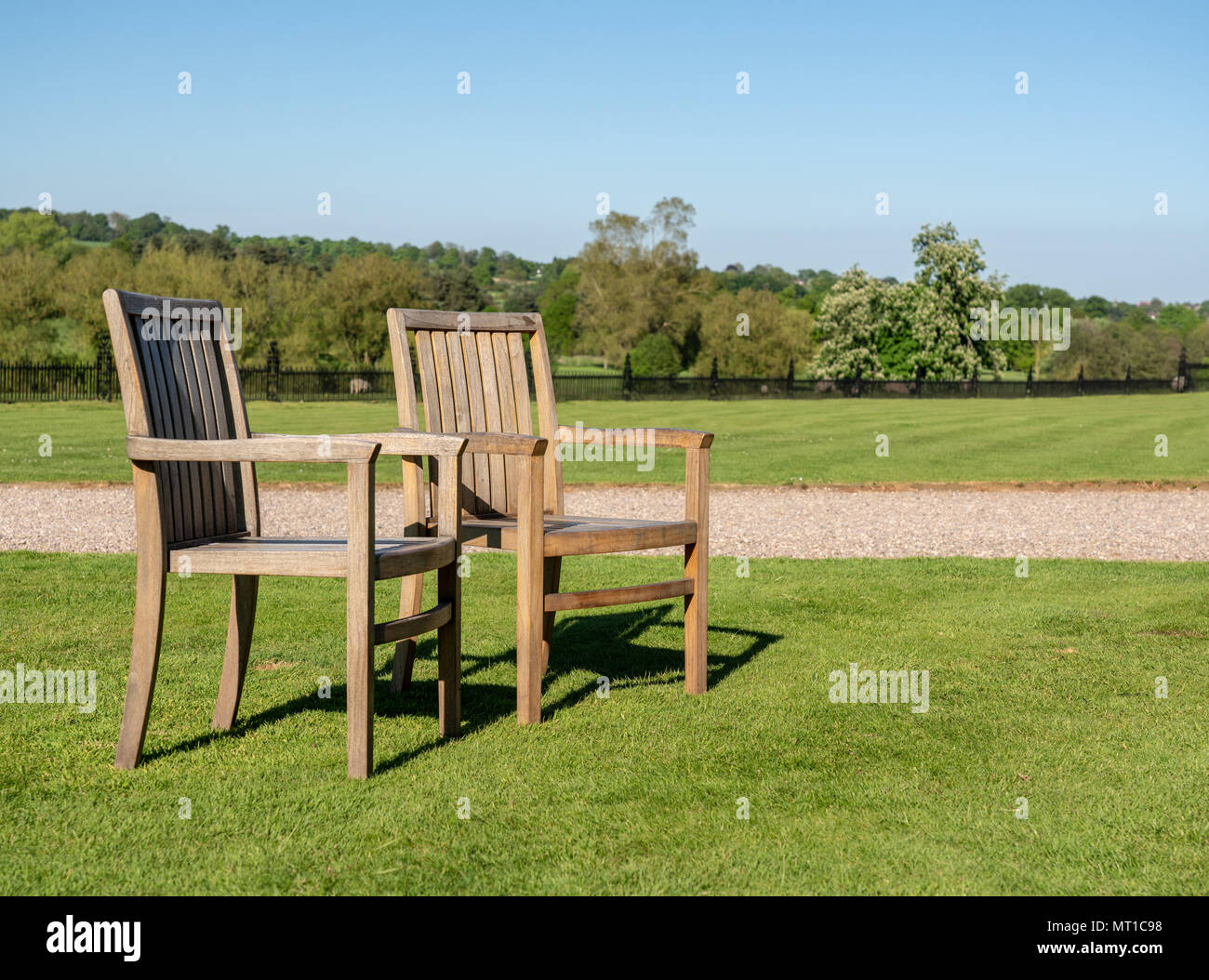 Two garden chairs hi-res stock photography and images - Alamy