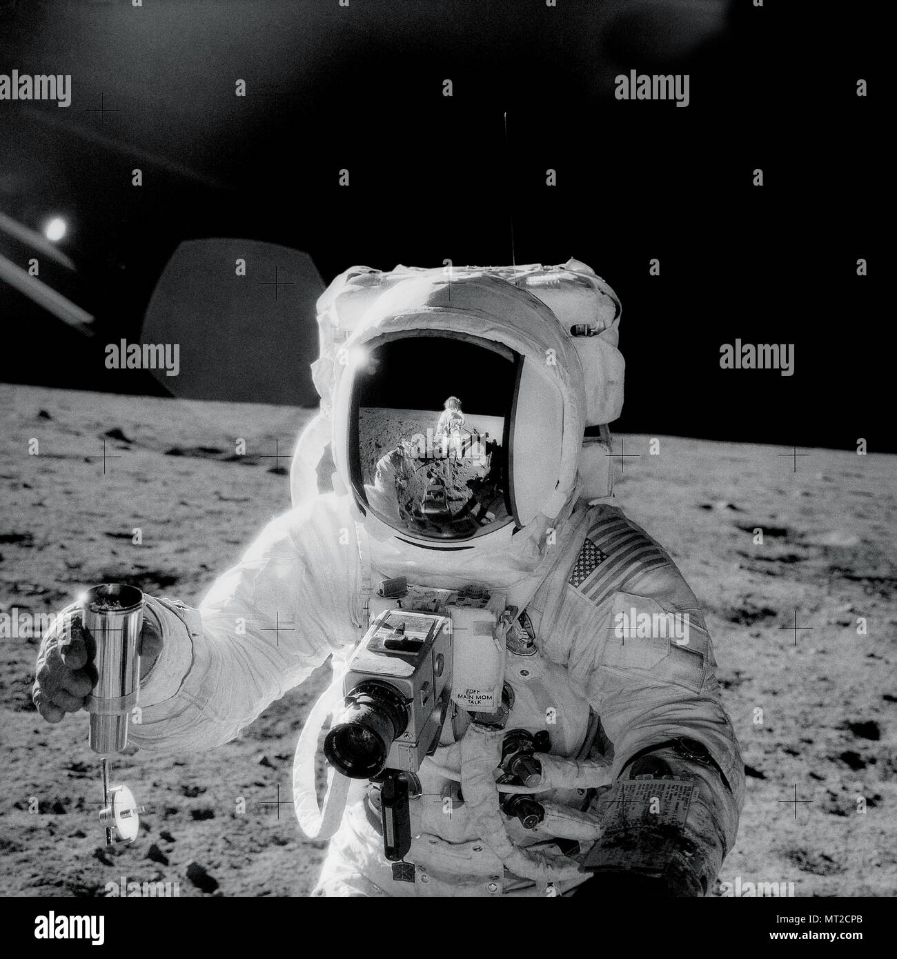 YELLOWKORNERフォトアート「Alan Bean, Apollo 12」 Alan Bean, Apollo 12, Space, PETE CONRAD · Art photographs