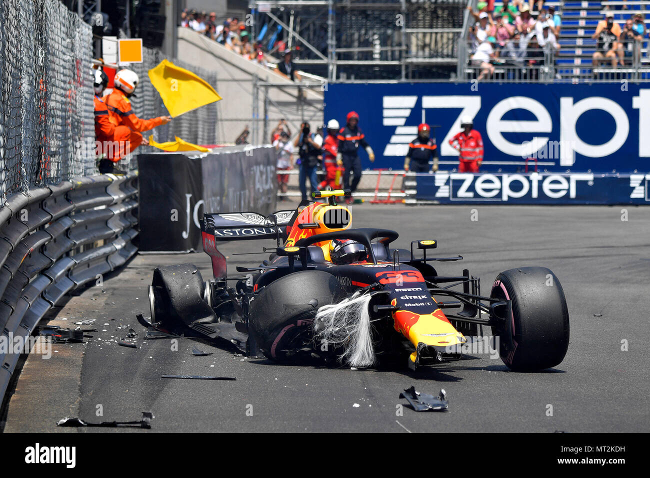 Monte Carlo, Monaco. 27th May, 2018. Crash, Max Verstappen, Red Bull  Racing, formula 1 GP, Monaco 26.05.2018 Credit: mspb/Jean Petin *** Local  Caption *** RUBIO | usage worldwide/dpa/Alamy Live News Stock Photo - Alamy
