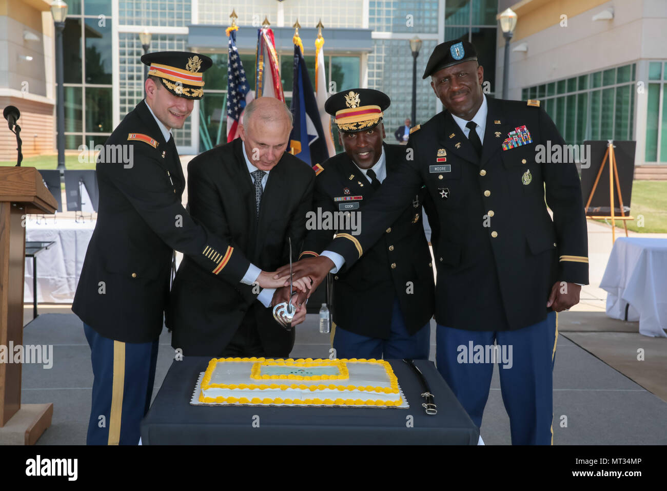Army logistician hi-res stock photography and images - Alamy