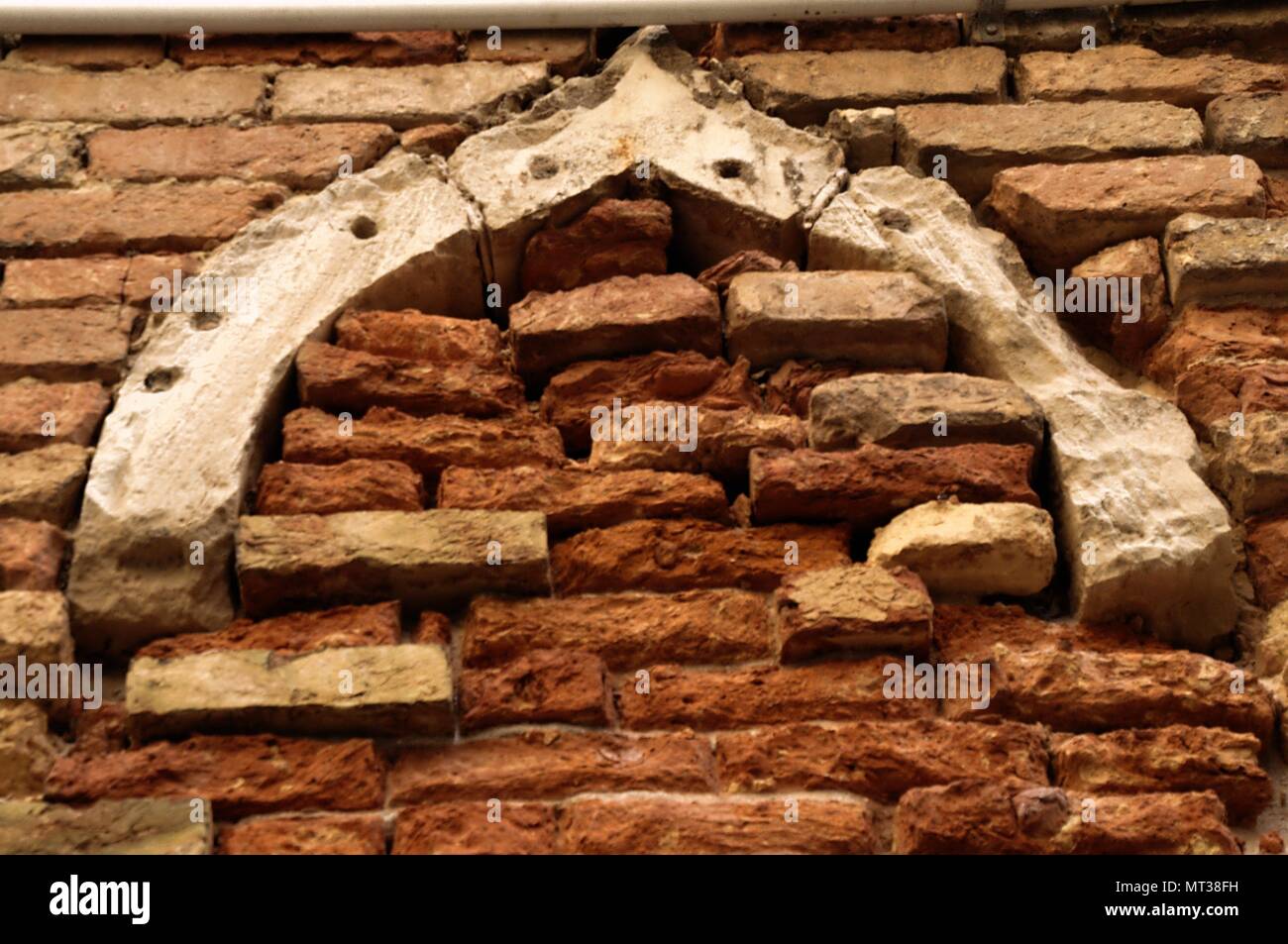 Run Down Structures Rundown structures hi-res stock photography and images - Alamy