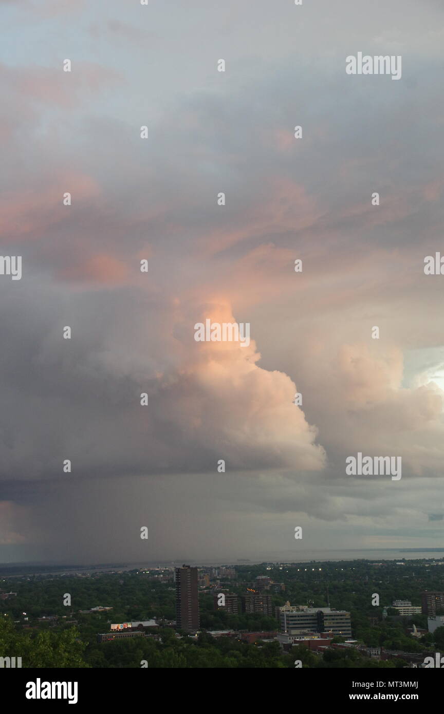 Scattered showers hires stock photography and images Alamy