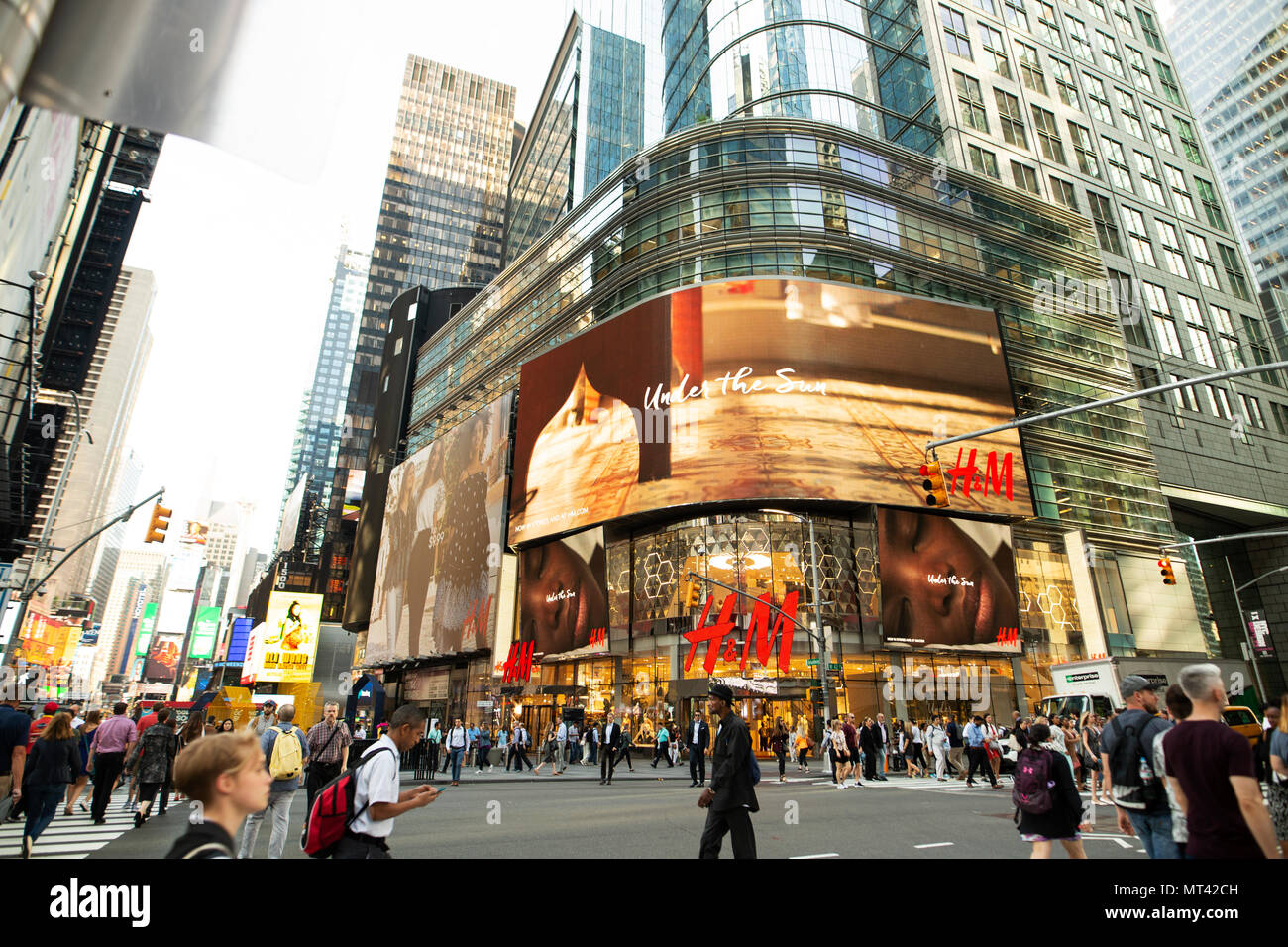 H&M store in Times Square in New York City Stock Photo - Alamy