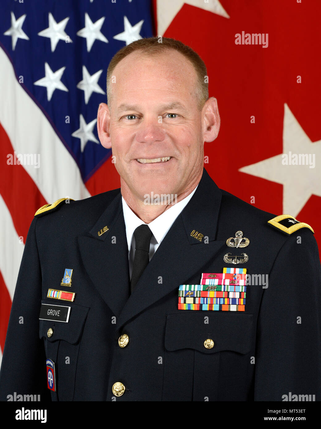 U.S. Army Maj. Gen. Steven Grove, Vice Director, Joint Improvised-Threat Defeat Organization (JIDO), Department of Defense, poses for a command portrait in the Army portrait studio at the Pentagon in Arlington, VA, July 18, 2017.  (U.S. Army photo by Monica King/Released) Stock Photo