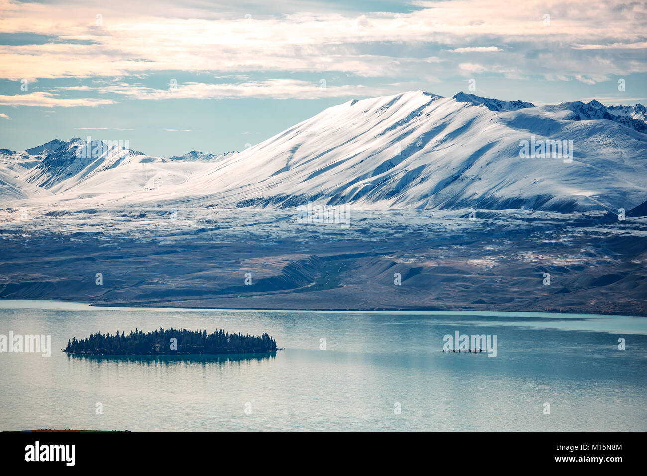 Landscape of Lake Tekapo New Zealand in fall season Stock Photo - Alamy