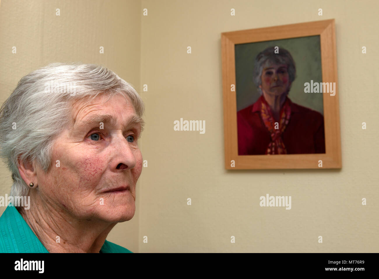 80 year old lady hi-res stock photography and images - Alamy