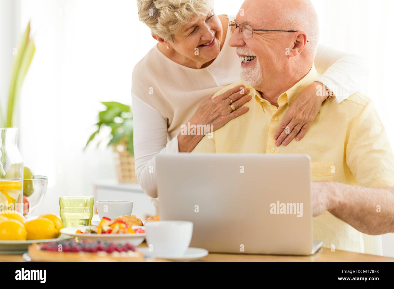 Happy elderly people hi-res stock photography and images - Alamy