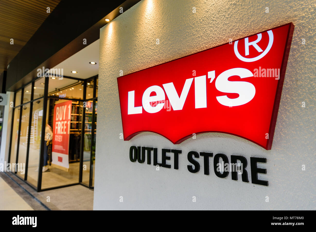 Penang, Malaysia - Nov 11, 2017: Levi's Outlet store. Levi Strauss & Co. is  a privately held American clothing company known worldwide for its Levi's  Stock Photo - Alamy