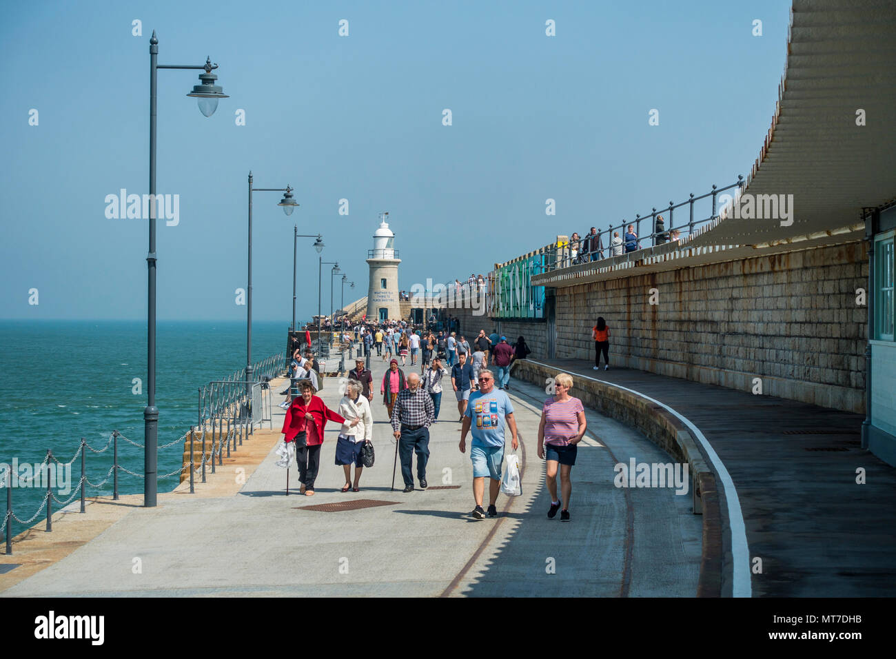 Folkestone kent coast hi-res stock photography and images - Alamy