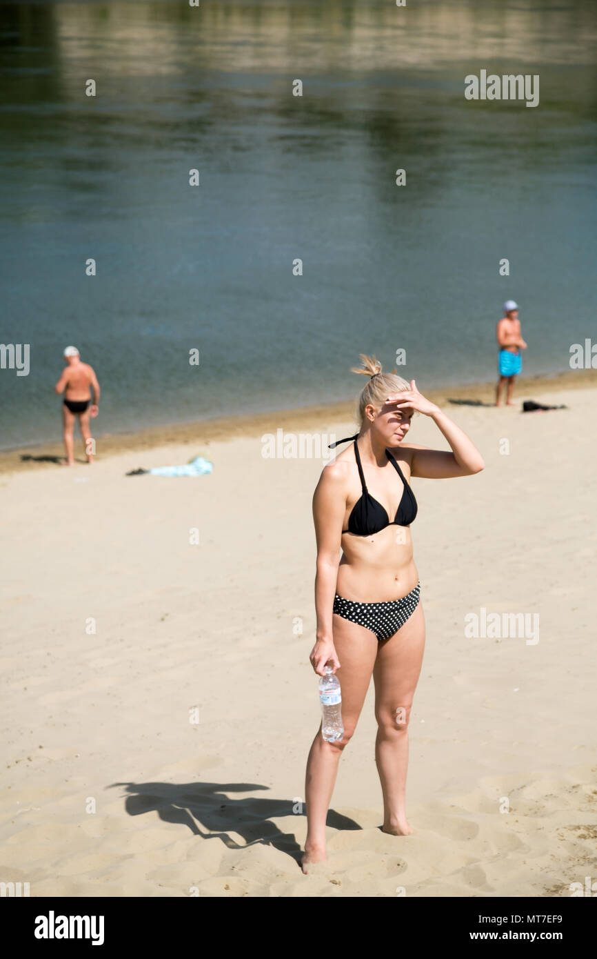 Tiraspol Moldova Bathers At The Dnister Stock Photo Alamy