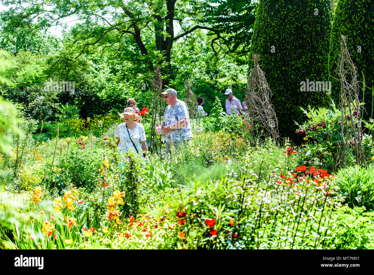 People enjoying countryside Stock Photo - Alamy