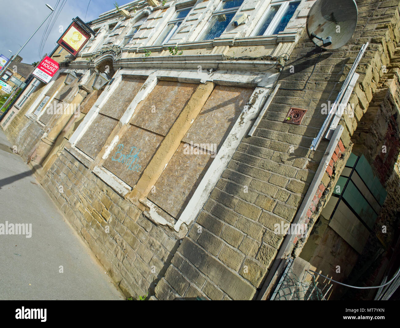 Closed Pub Leeds West Yorkshire Stock Photo