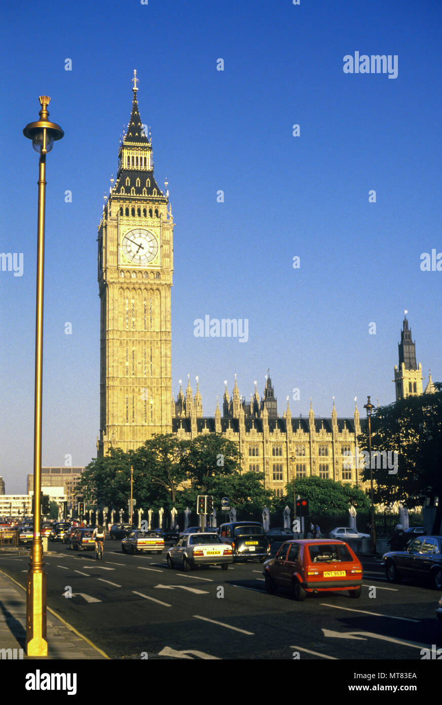 1988 HISTORICAL BIG BEN PARLIAMENT SQUARE LONDON ENGLAND UK Stock Photo