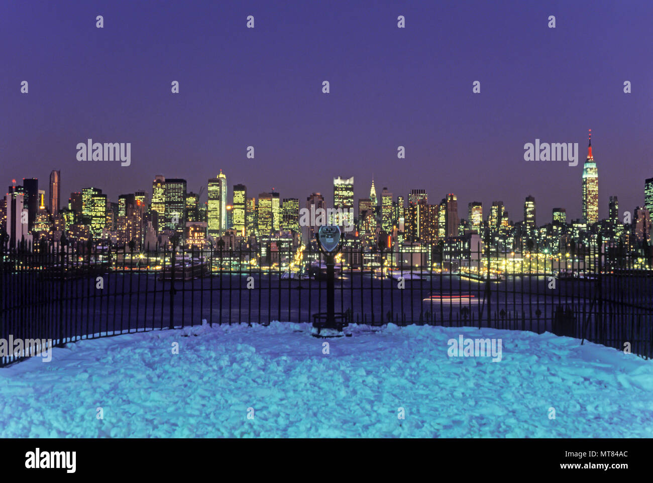 1988 HISTORICAL MIDTOWN MANHATTAN NEW YORK CITY SKYLINE FROM HAMILTON