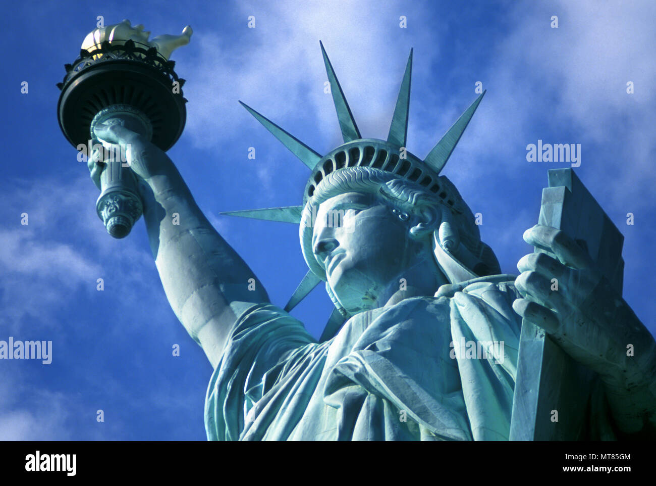 1988 HISTORICAL STATUE OF LIBERTY NATIONAL MONUMENT (©F A BARTHOLDI 1886) LIBERTY ISLAND NEW YORK HARBOR NEW YORK CITY USA Stock Photo