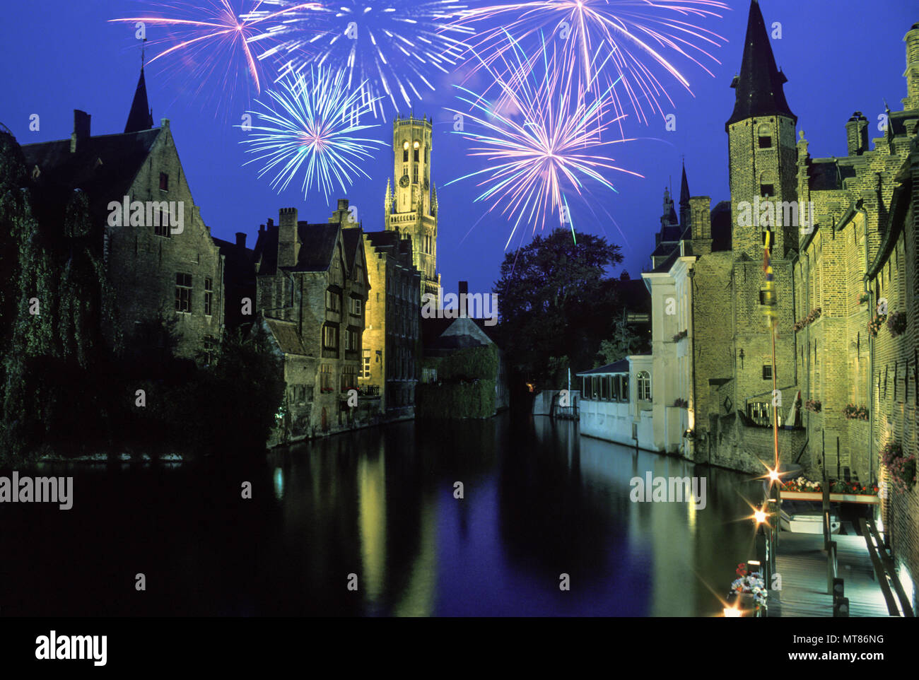 1988 HISTORICAL ROSEAIRE QUAY BELFORT VAN BRUGGE BELFRY ROZENHOEDKAAI CANAL BRUGES BELGIUM Stock Photo