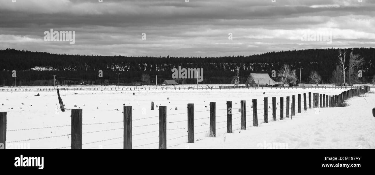 Frost farm house Black and White Stock Photos & Images - Alamy