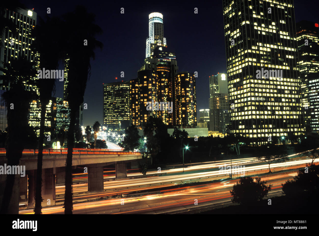 1990 HISTORICAL DOWNTOWN SKYLINE WITH ROUTE 110 LOS ANGELES CALIFORNIA USA Stock Photo