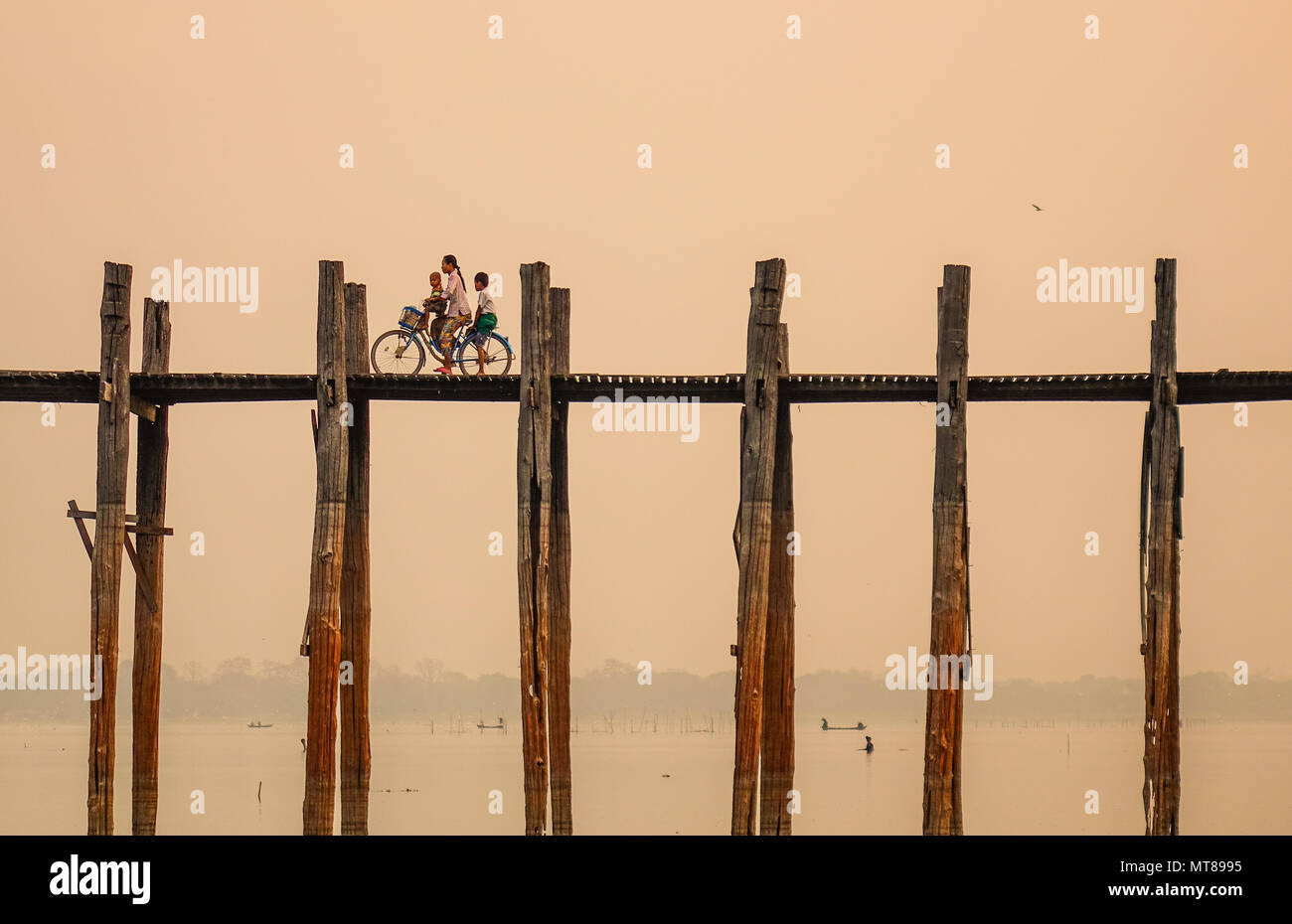 Bain Bridge Amarapura Myanmar Burma High Resolution Stock Photography ...