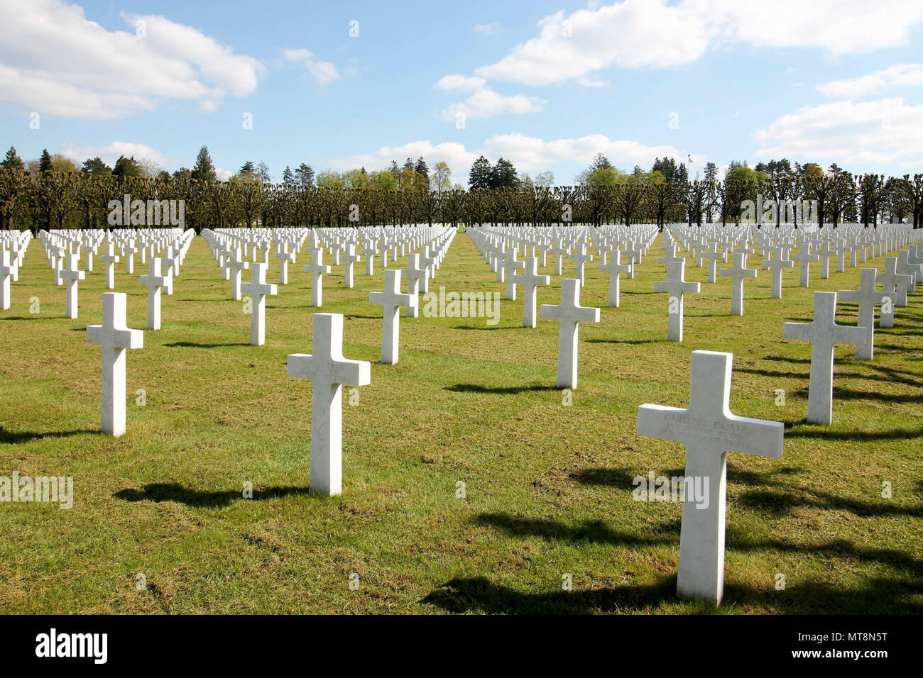 MeuseArgonne American Cemetery, France 14,246 soldiers are laid to
