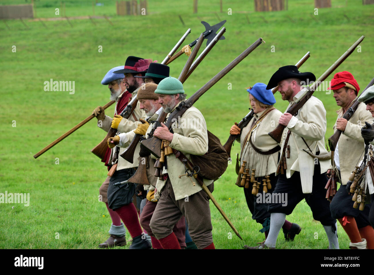 Bristol, UK, 28 May, 2018. Re-enactment of English civil war, The Siege of Bristol on its 375th Anniversary of battles (1645) between Parliamentarians ('Roundheads') and Royalists ('Cavaliers') re-enacted by members of the Sealed Knot in Bristol Ashton Court. Credit: Charles Stirling/Alamy Live News Stock Photo