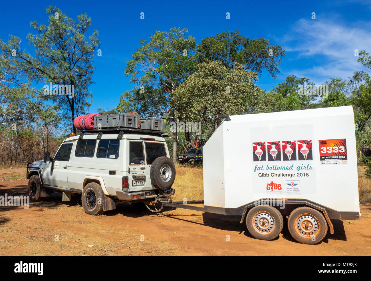 4WD support vehicle and enclosed bike trailer on the Gibb River Road