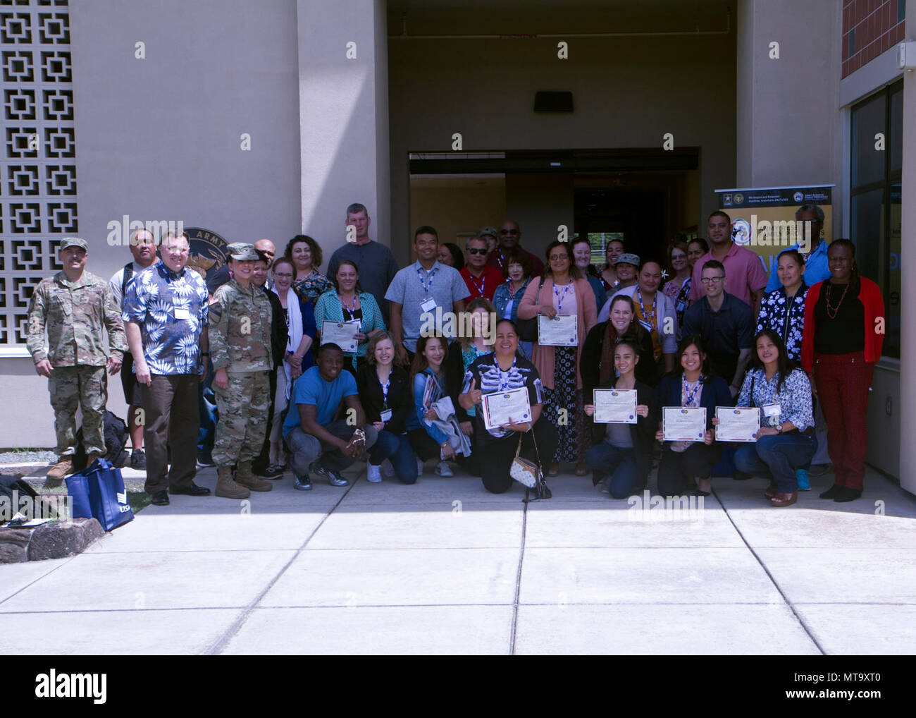 FORT SHAFTER FLATS, Hawaii Family Readiness Group volunteers and