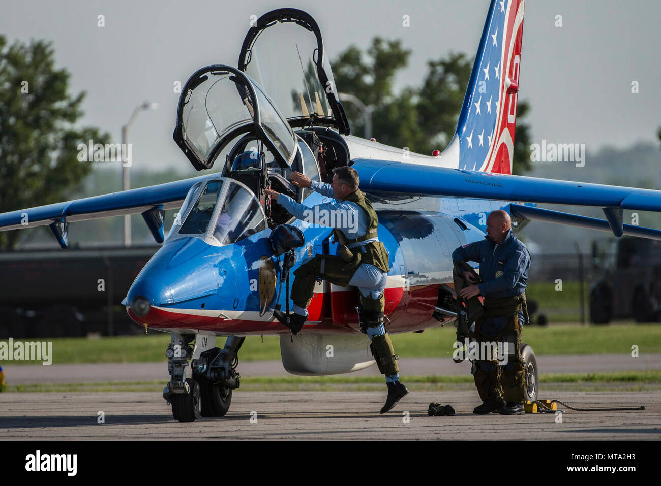 air force blue angels equivalent