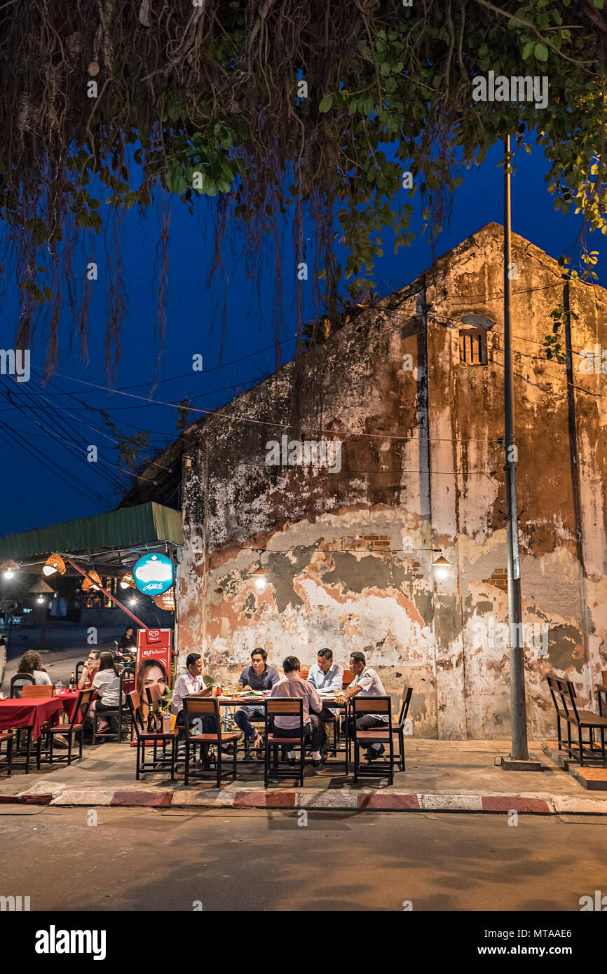 Sitting outside street cafe hires stock photography and images Alamy