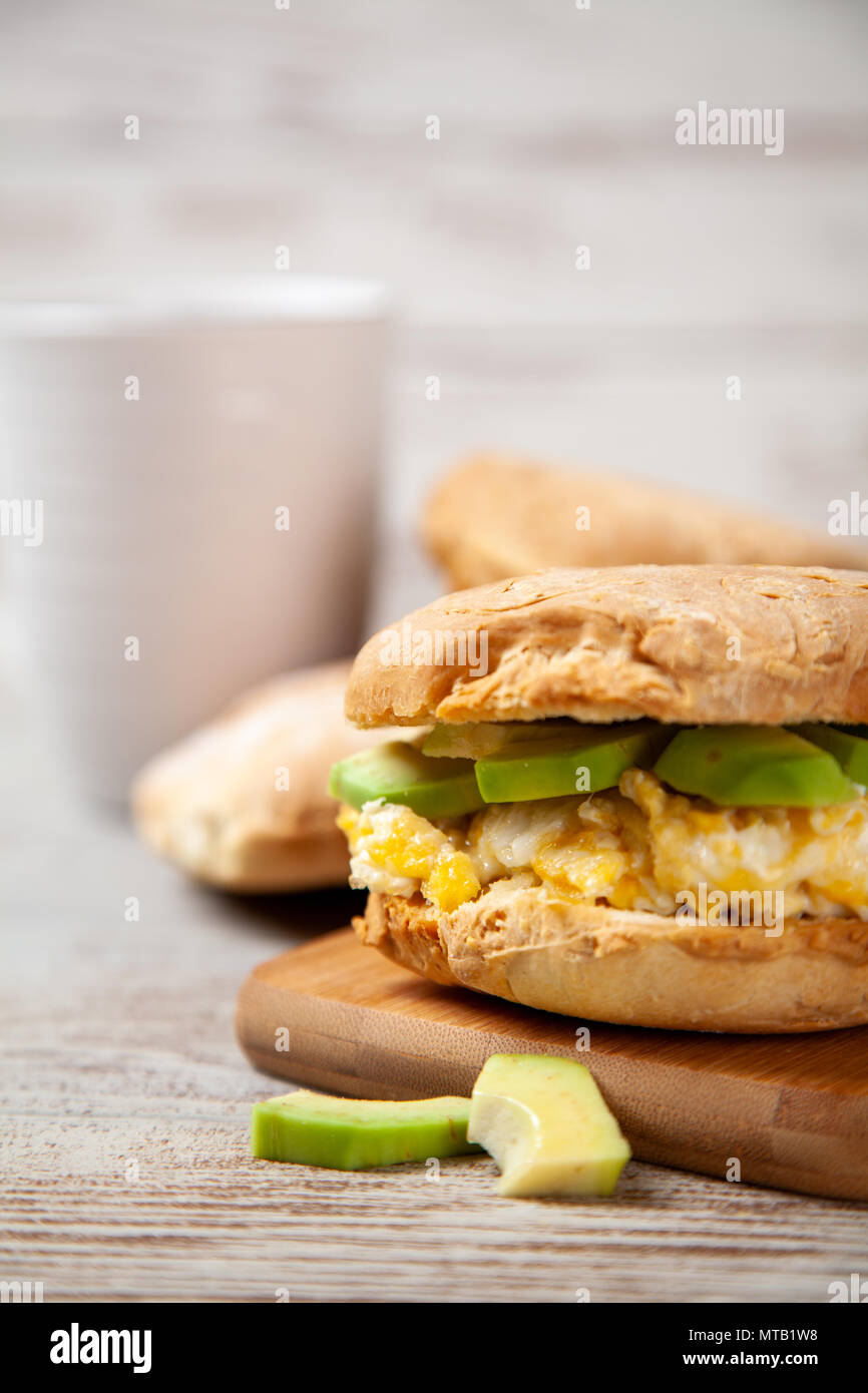 Avocado and egg sandwich Stock Photo - Alamy