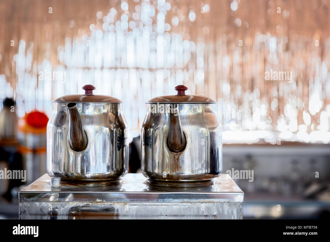 Teapots on stove hires stock photography and images Alamy