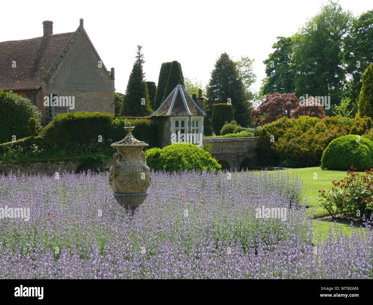 Melford hall garden hires stock photography and images Alamy