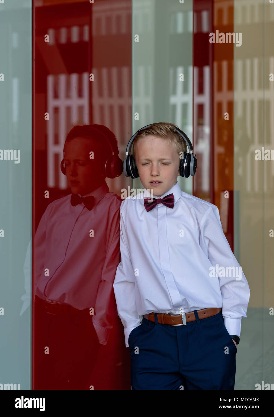 Boy with headphones Stock Photo - Alamy