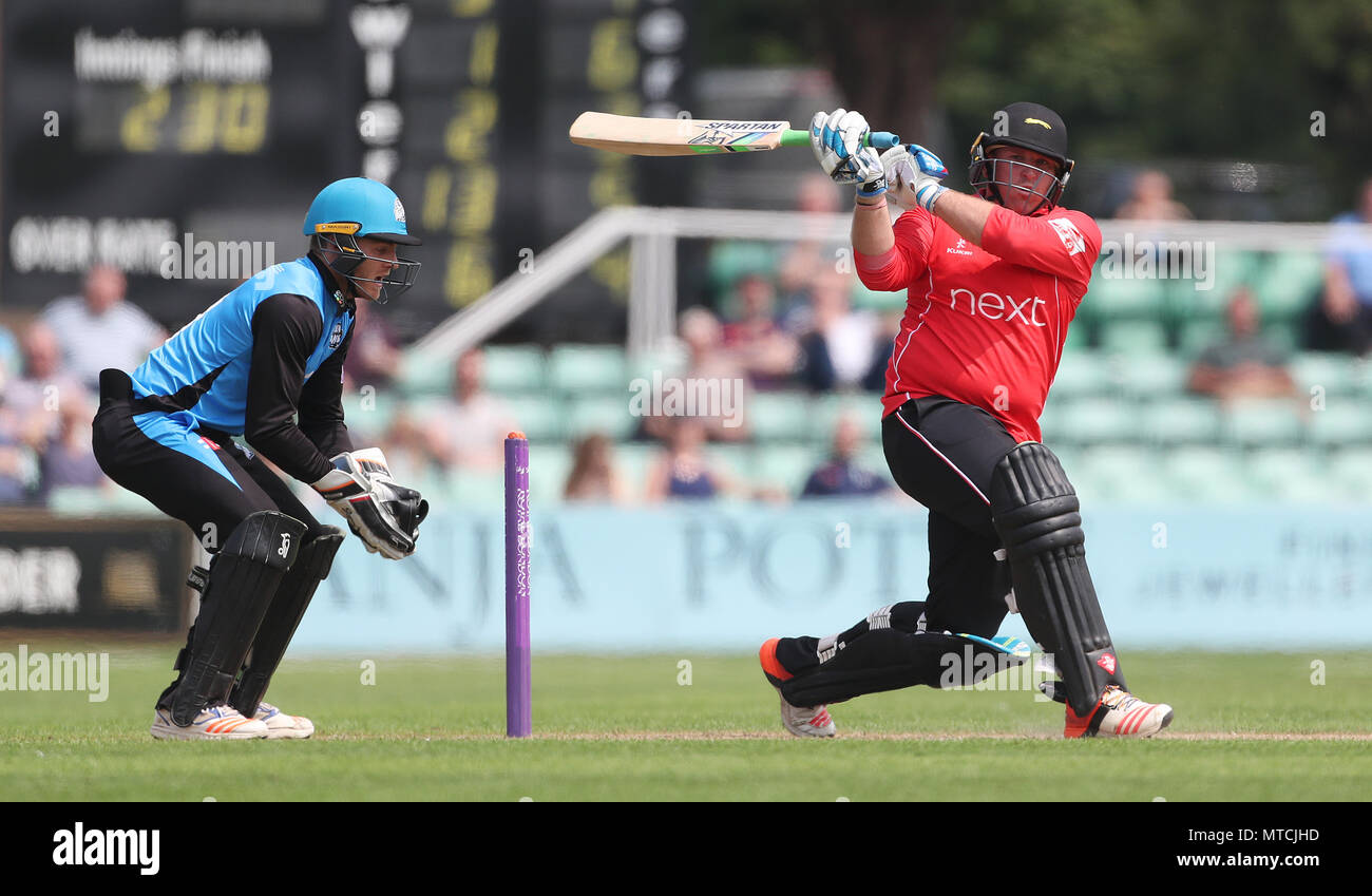 Leicestershire's Mark Cosgrove during the North Group match of the Royal London One Day Cup at New Road, Worcester. Stock Photo