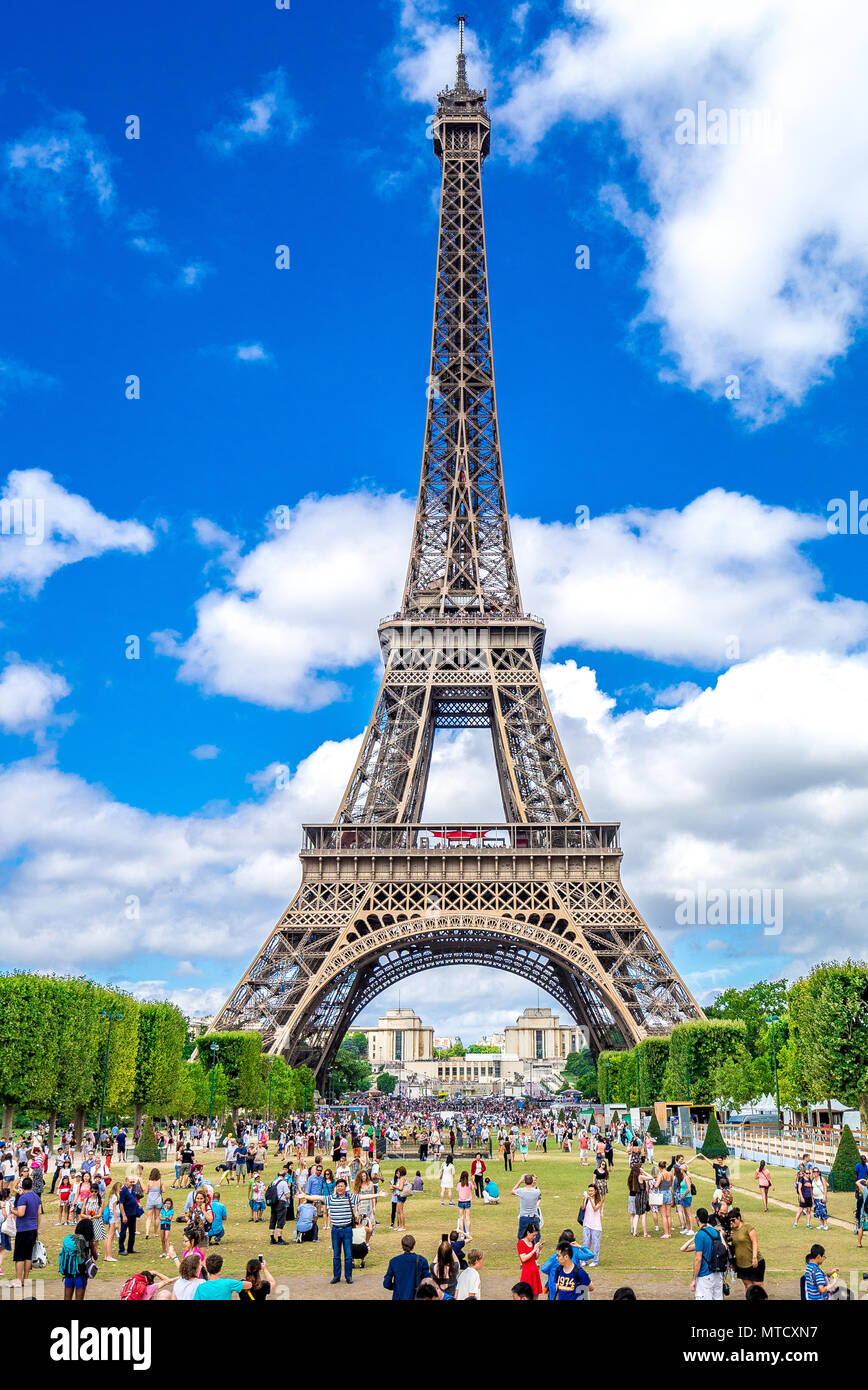 The Eiffel Tower During The Day In Paris France Stock Photo Alamy the-eiffel-tower-during-the-day-in-paris-france-stock-photo-alamy