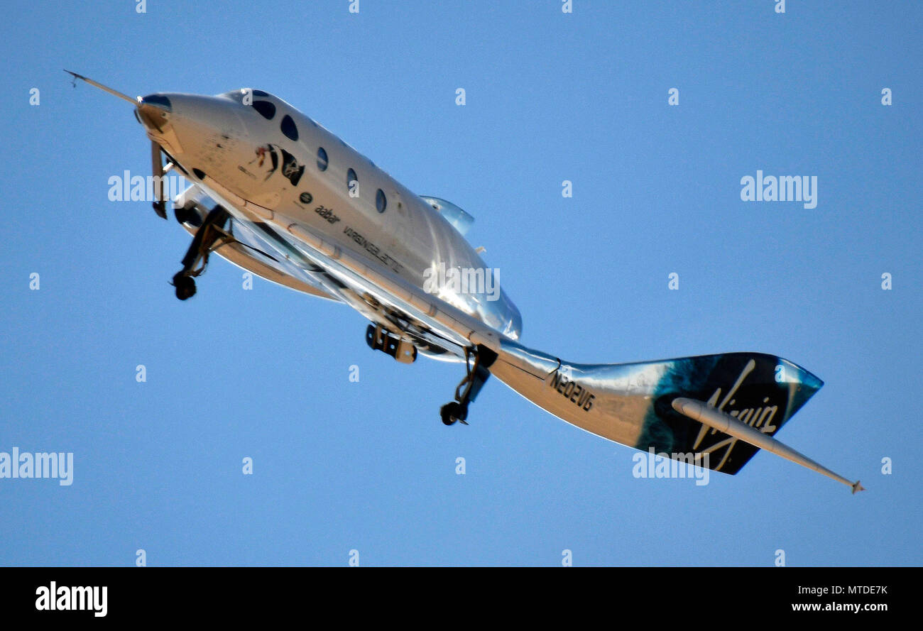 Unity Spaceshiptwo Spaceshiptwo unity first mojave hi-res stock photography and images - Alamy