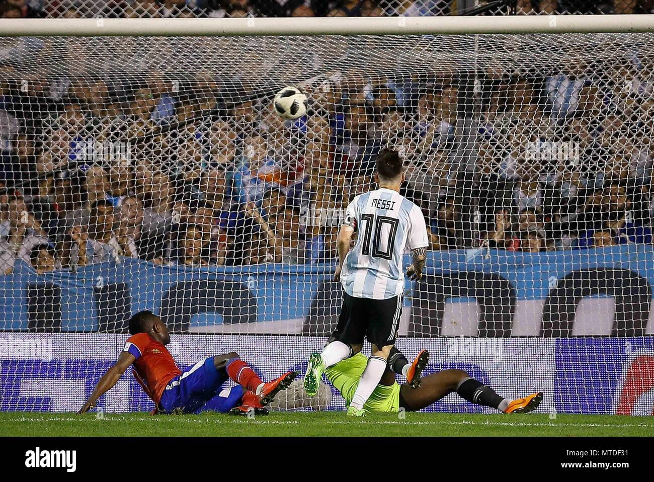 Buenos Aires, Argentina. 29th May, 2018. Argentina&#39ionel Mes Messi scores his third goal in the friy match betwbetween Argentina and Haiti, held at the Alberto José Armando Stadium, known as La Bombonera, located in the La Boca neighborhood in the capital of Buenos Aires. Credit: Marcelo Machado de Melo/FotoArena/Alamy Live News Stock Photo