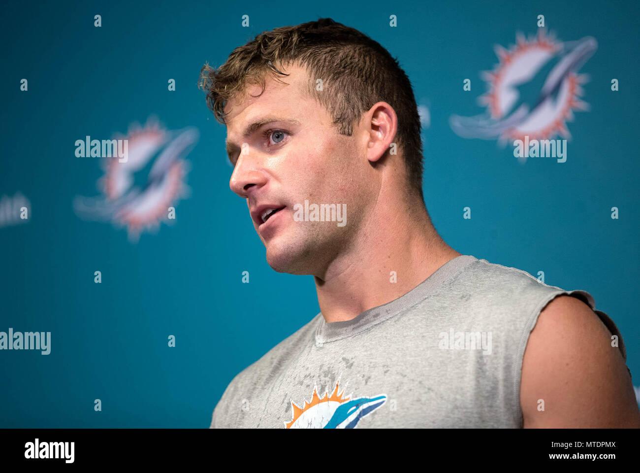 Miami, Florida, USA. 2nd Dec, 2018. 47 Kiko Alonso elebrating a victory  with coach Tony Oden during the Miami Dolphins v Buffalo Bills on December  2, 2018 Credit: Dalton Hamm/ZUMA Wire/Alamy Live