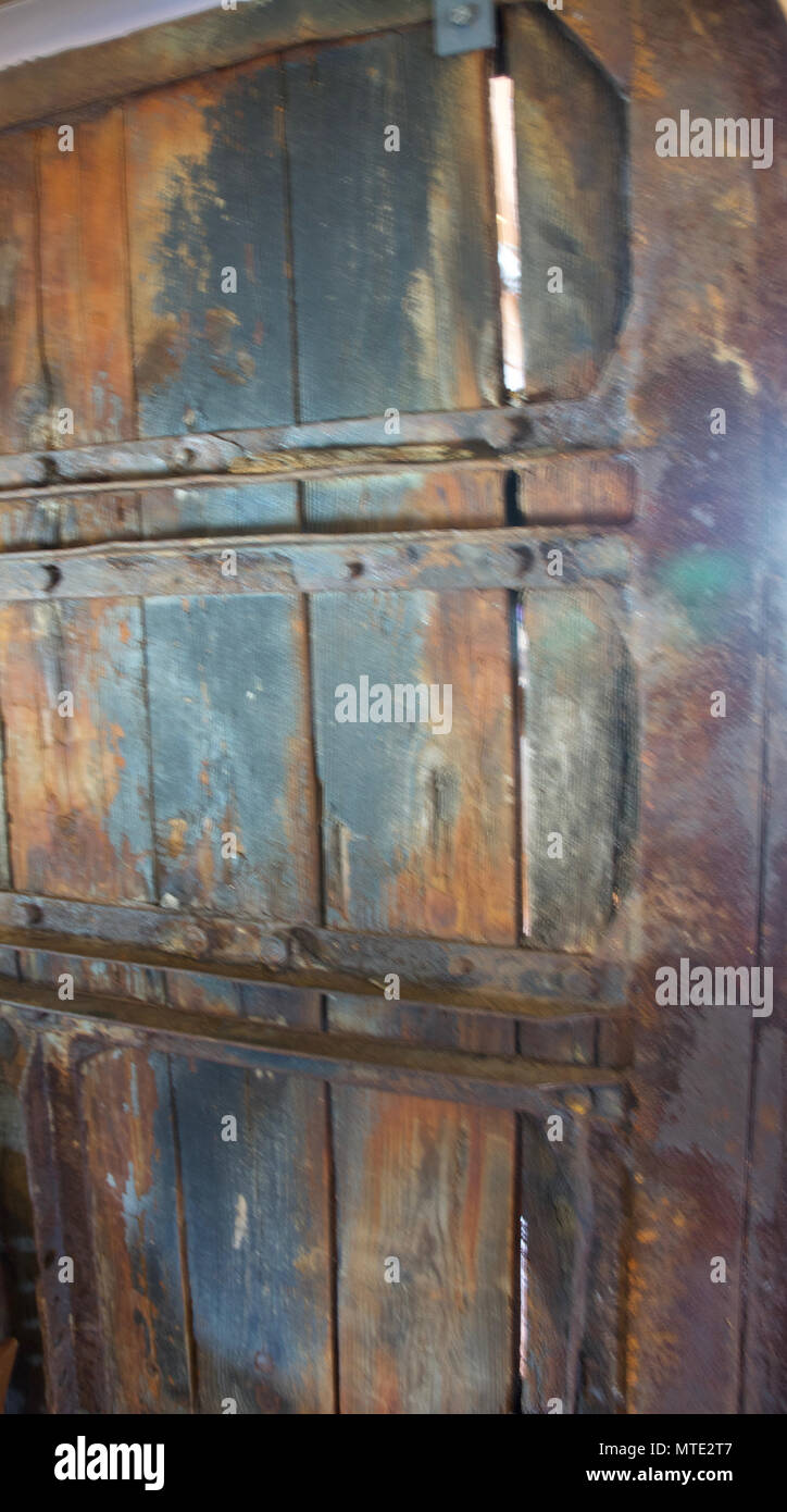 Old strong wooden door hi-res stock photography and images - Alamy