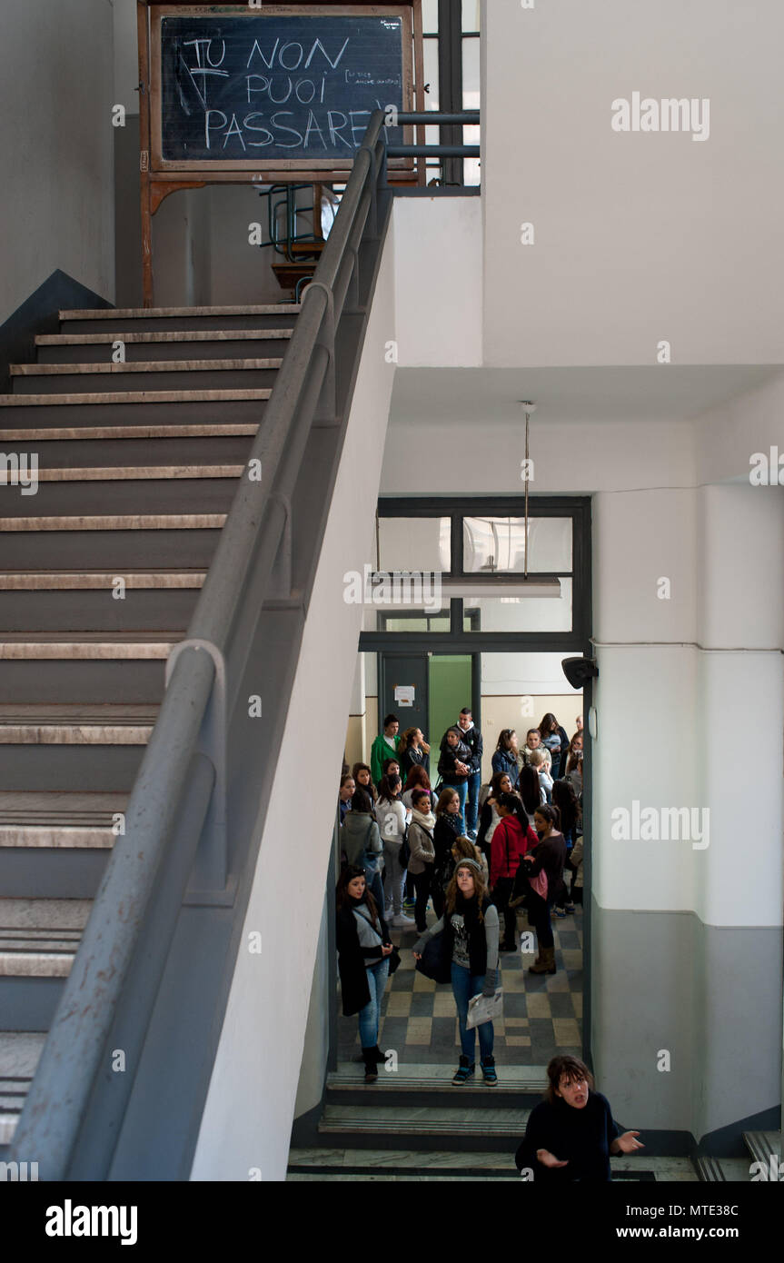 Rome. "Machiavelli" high school occupied by students who protest