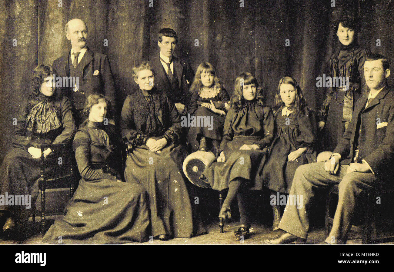 DRACULA STORY - The real Harker family from their home (Royal) Crescent Avenue, Whitby   Yorkshire - Pictured are William (a Whitby jet merchant) and Fanny Harker (Nee Brown) who was Bram Stoker's Whitby seaside landlady and friend, pictured with their family. Stoker promised Fanny, he would include their name as a character in his next novel Stock Photo