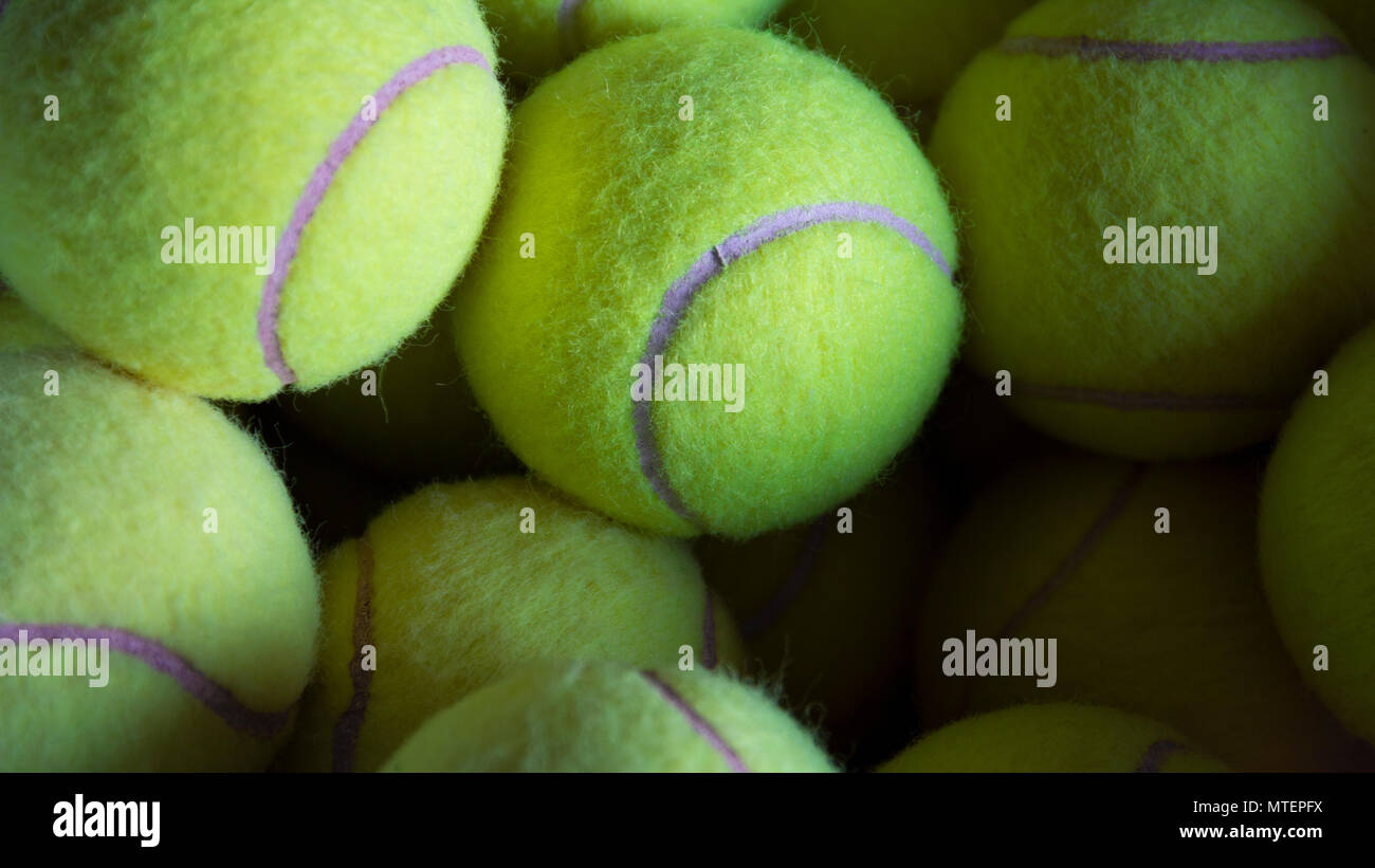 Tennis balls pile hires stock photography and images Alamy