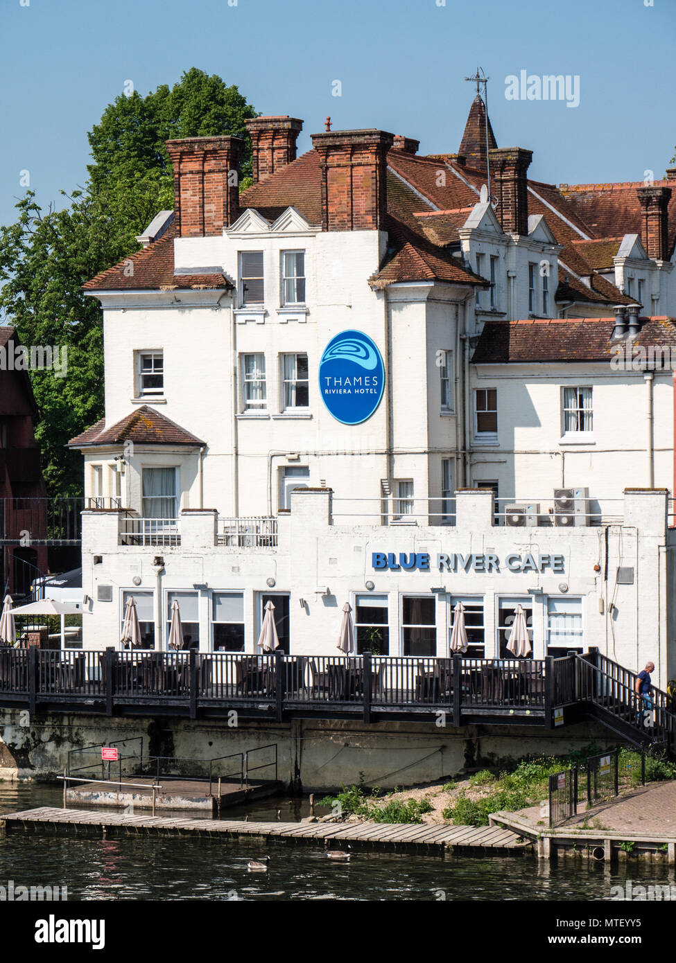 Thames Riviera Blue river cafe maidenhead hi-res stock photography and images - Alamy